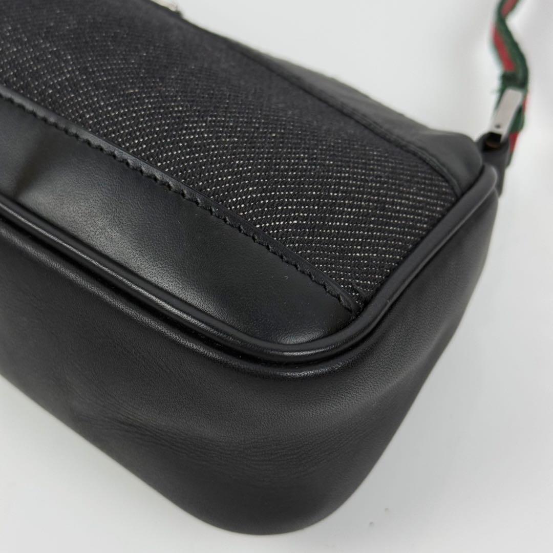 【極美品】グッチ シェリーライン アクセサリーポーチ レザー ロゴプレート 黒