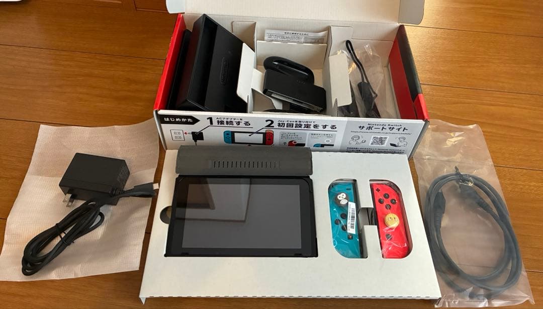 Nintendo Switch 本体　ブルーライトカットフィルム・ＳＤカード付