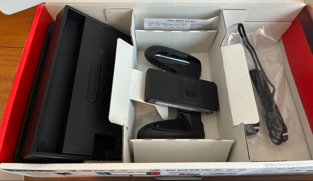 Nintendo Switch 本体　ブルーライトカットフィルム・ＳＤカード付