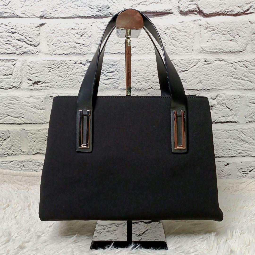 美品■Salvatore Ferragamo ハンドバッグ ブラック 人気モデル