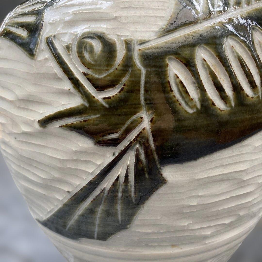 魚のモチーフ 陶器花瓶.壺 青花魚藻文酒会壺 | 景徳鎮窯 | 収蔵品詳細 | 作品を知る | 東京富士