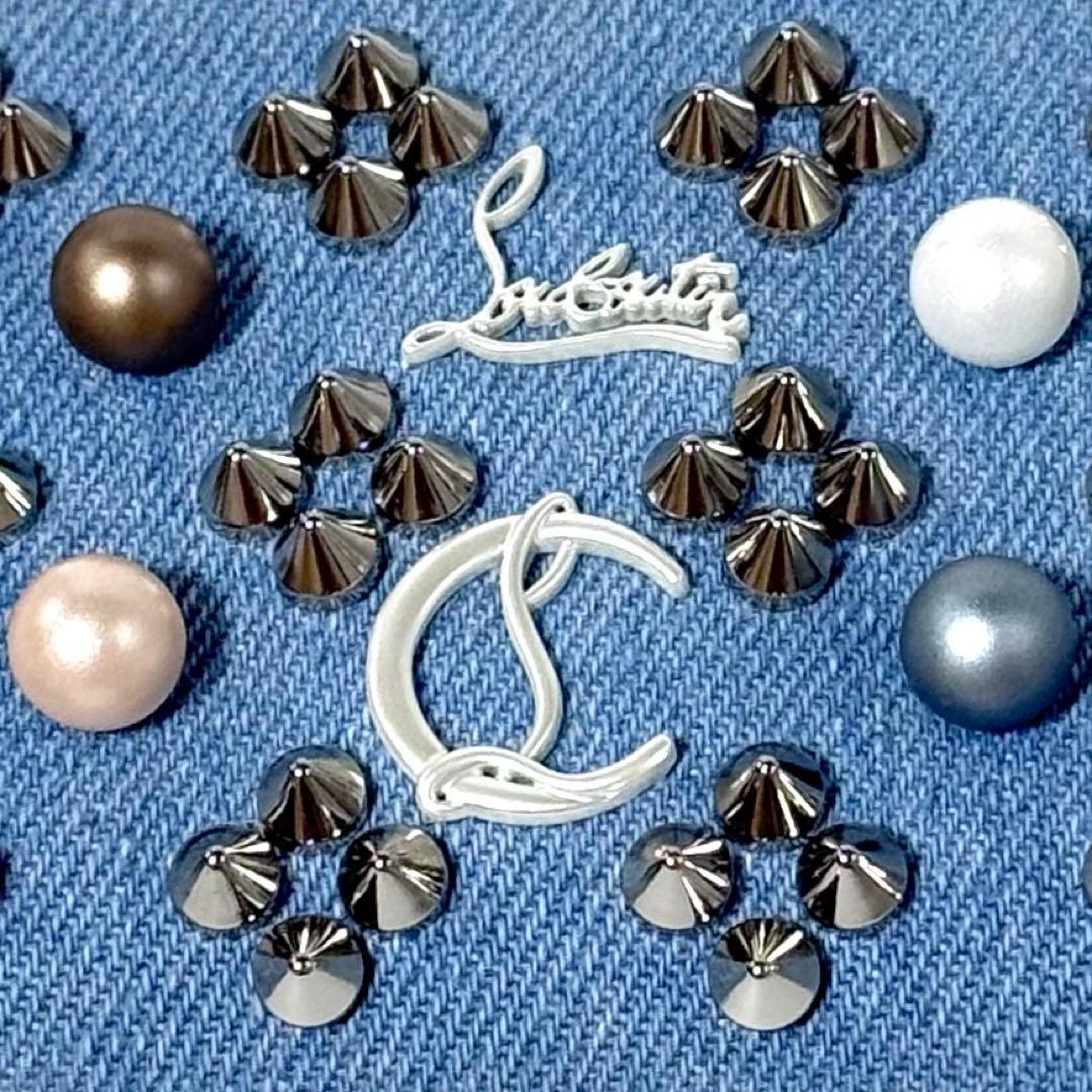 クリスチャンルブタン パネトーネ ケース デニム スタッズ ラウンドジップ