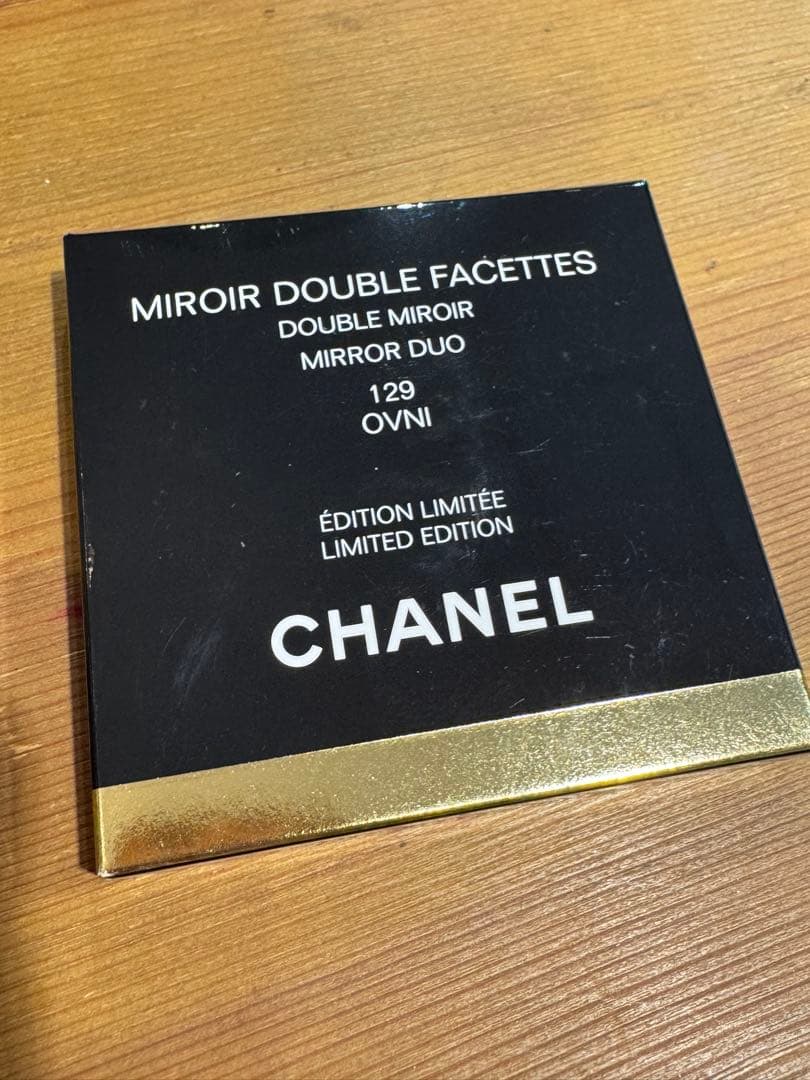 CHANELシャネル　ミラーDouble Facettes イエロー
