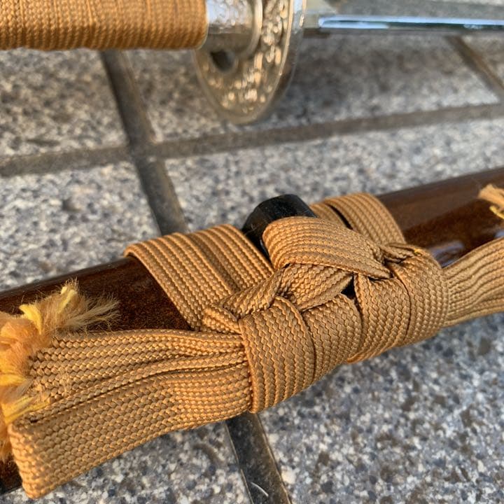 中古で1万2000円で購入しました。