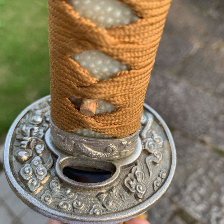 中古で1万2000円で購入しました。