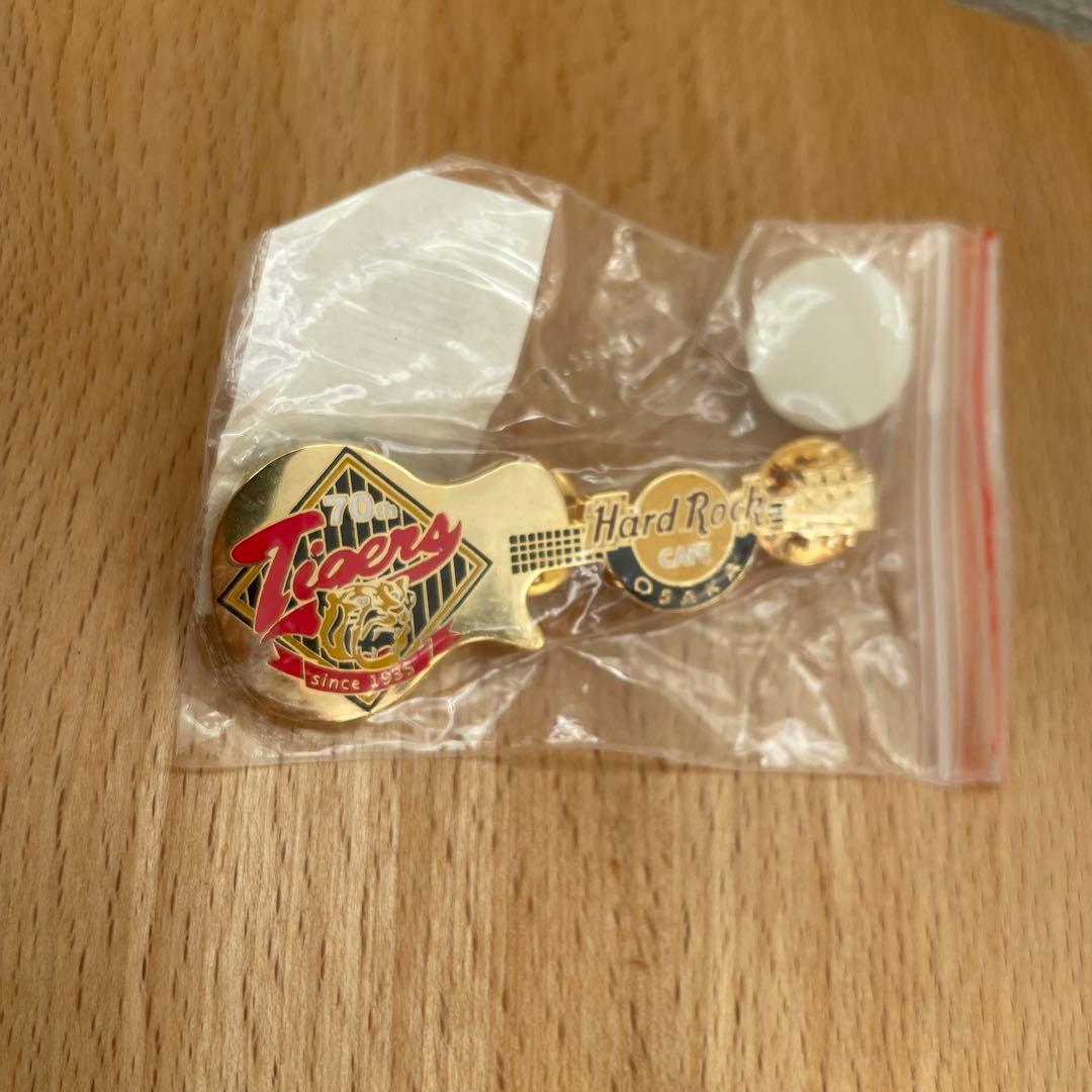ハードロックカフェ阪神タイガース70周年記念 大阪ギターピンバッチ 全