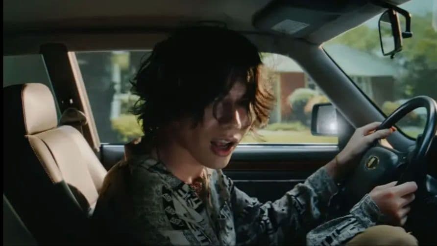 米津玄師着用毎日半袖シャツ