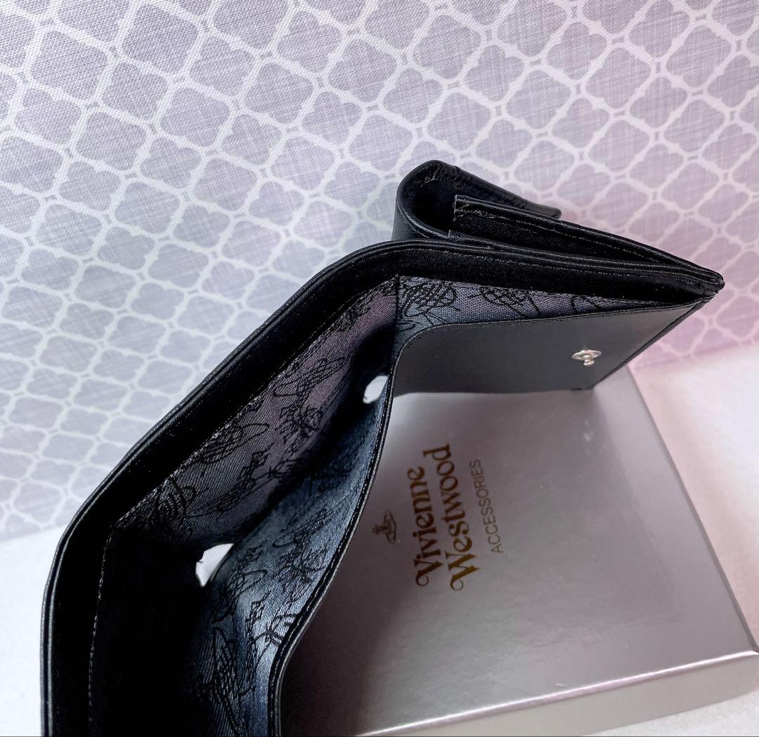 内柄も素敵☆最新】Vivienne Westwood 三折財布 マット黒 - メルカリ