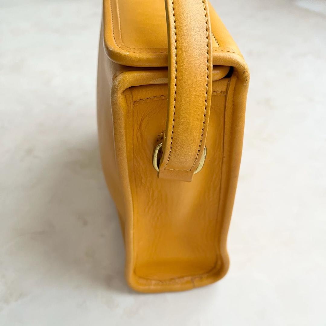 バッグ COACH vintage archive handbag turn-lock