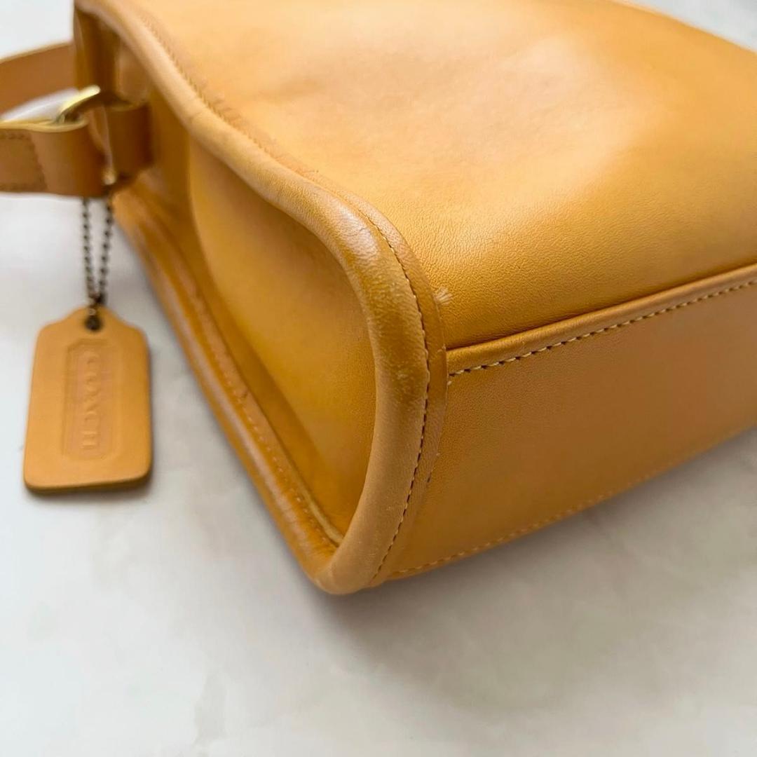 バッグ COACH vintage archive handbag turn-lock