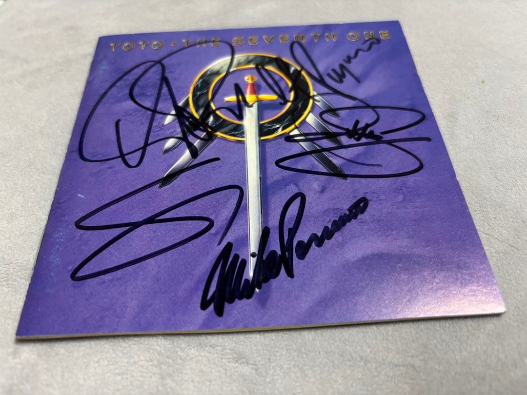 レア toto 直筆サインCD the seventh one 第7の剣 トト - メルカリ