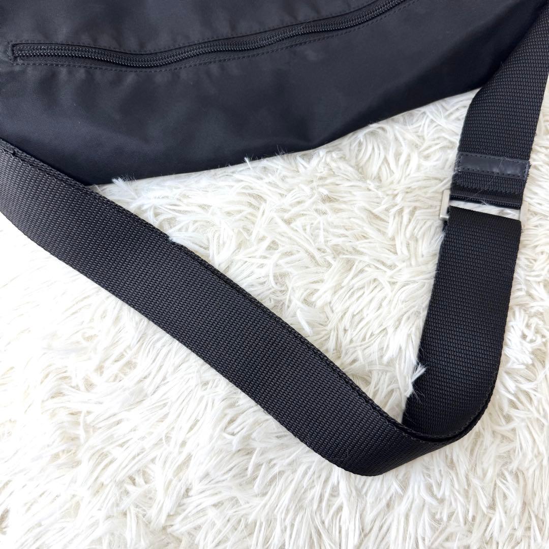 プラダ メッセンジャーバッグ ダブルポケット 黒 三角ロゴ BT1738