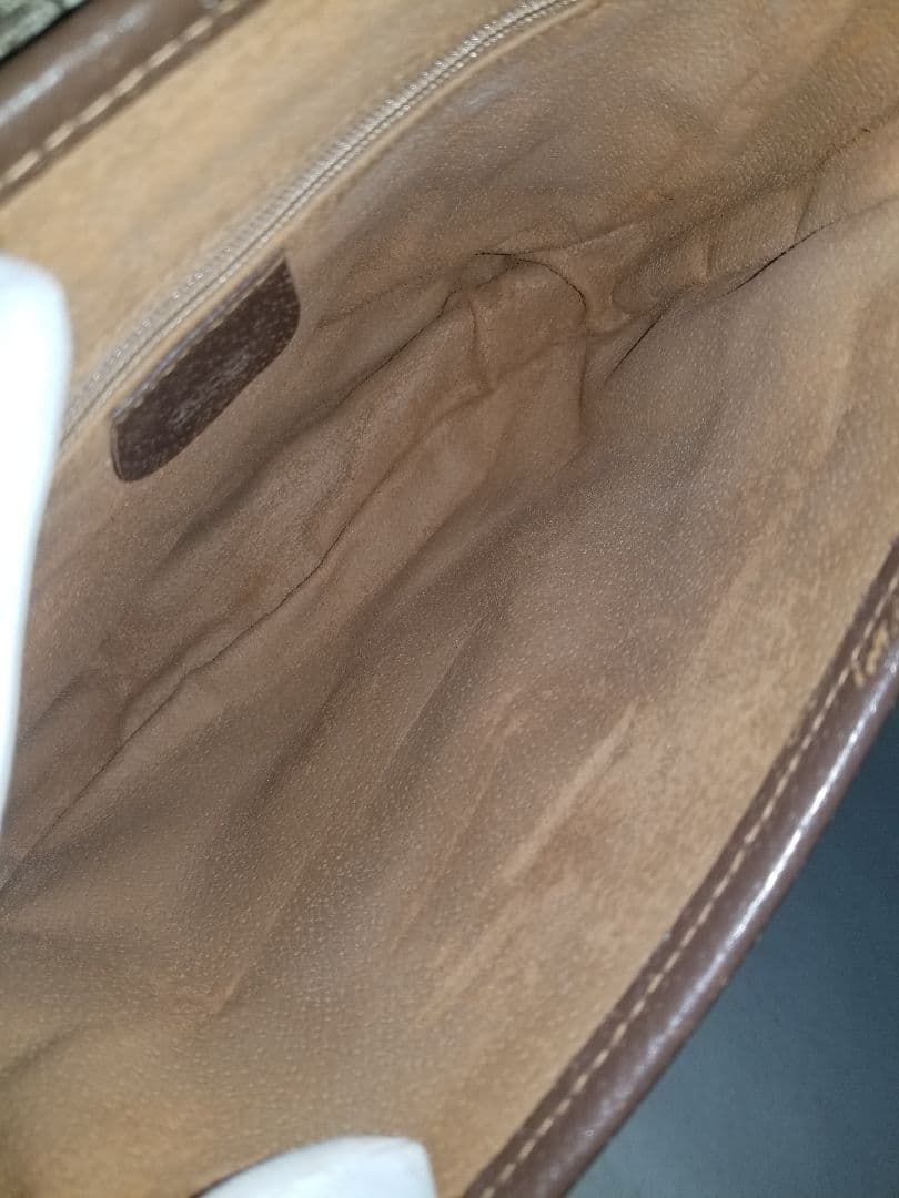 ヴィンテージ GUCCI GG ショルダーバッグ ベージュとブラウンのレザー。