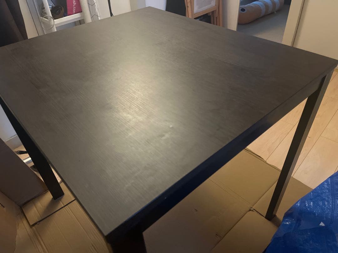 ブラック木製伸長式ダイニングテーブル
