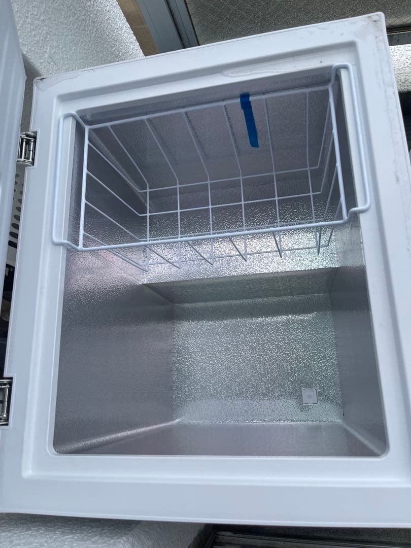 ホワイト冷凍庫 ワイヤーバスケット付き