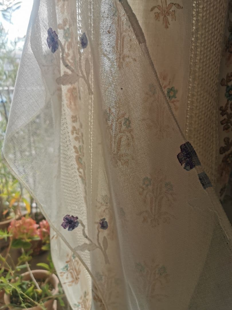 アンティークノッティンガムマドラスレース 三色すみれ 小さなカーテン