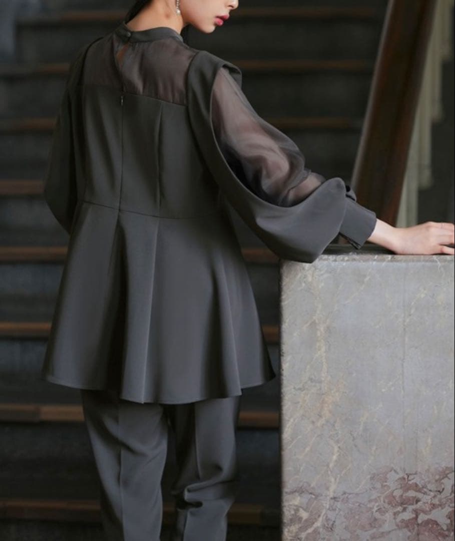 ルイルエ セットアップ スリットスリーブペプラムトップス＆ テーパードパンツ L