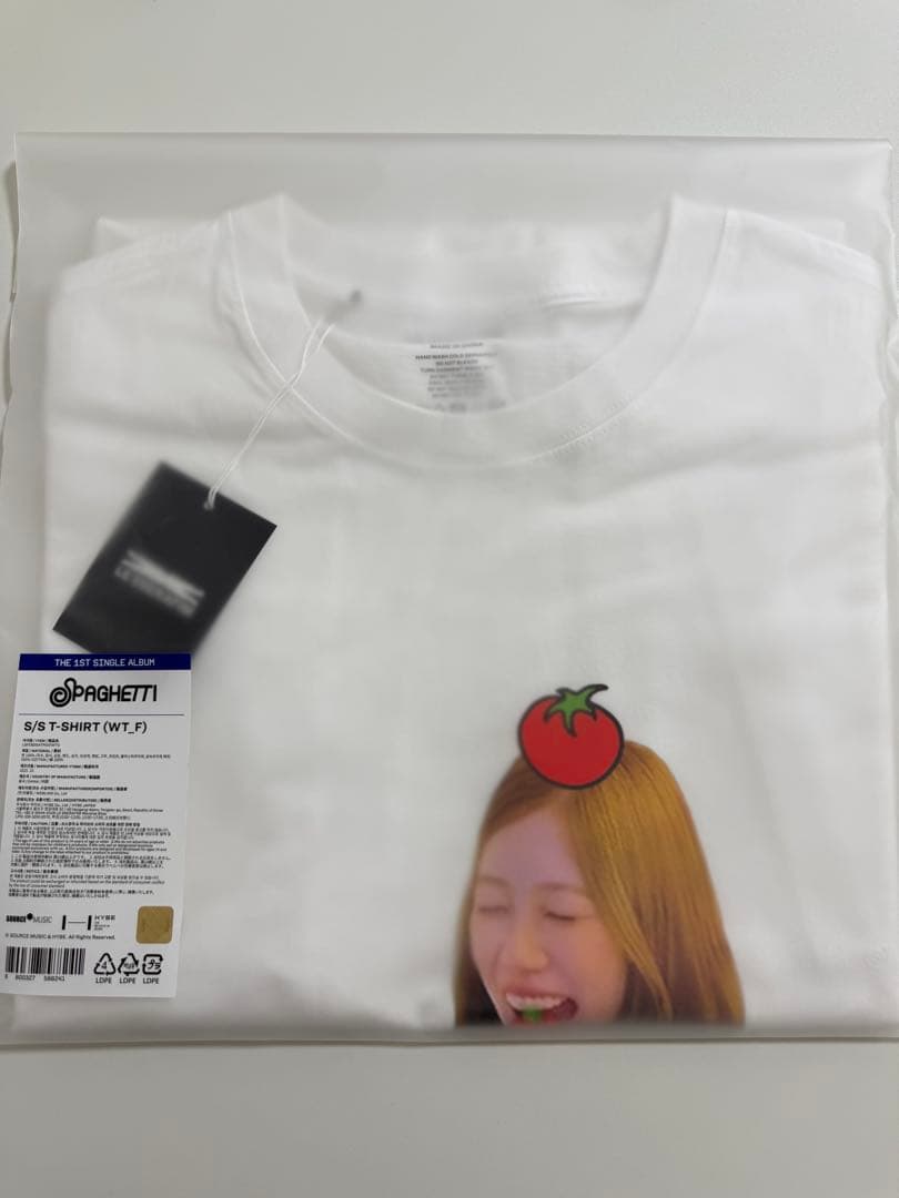 LESSERAFIM ルセラフィム EAT IT UP カズハ Tシャツ