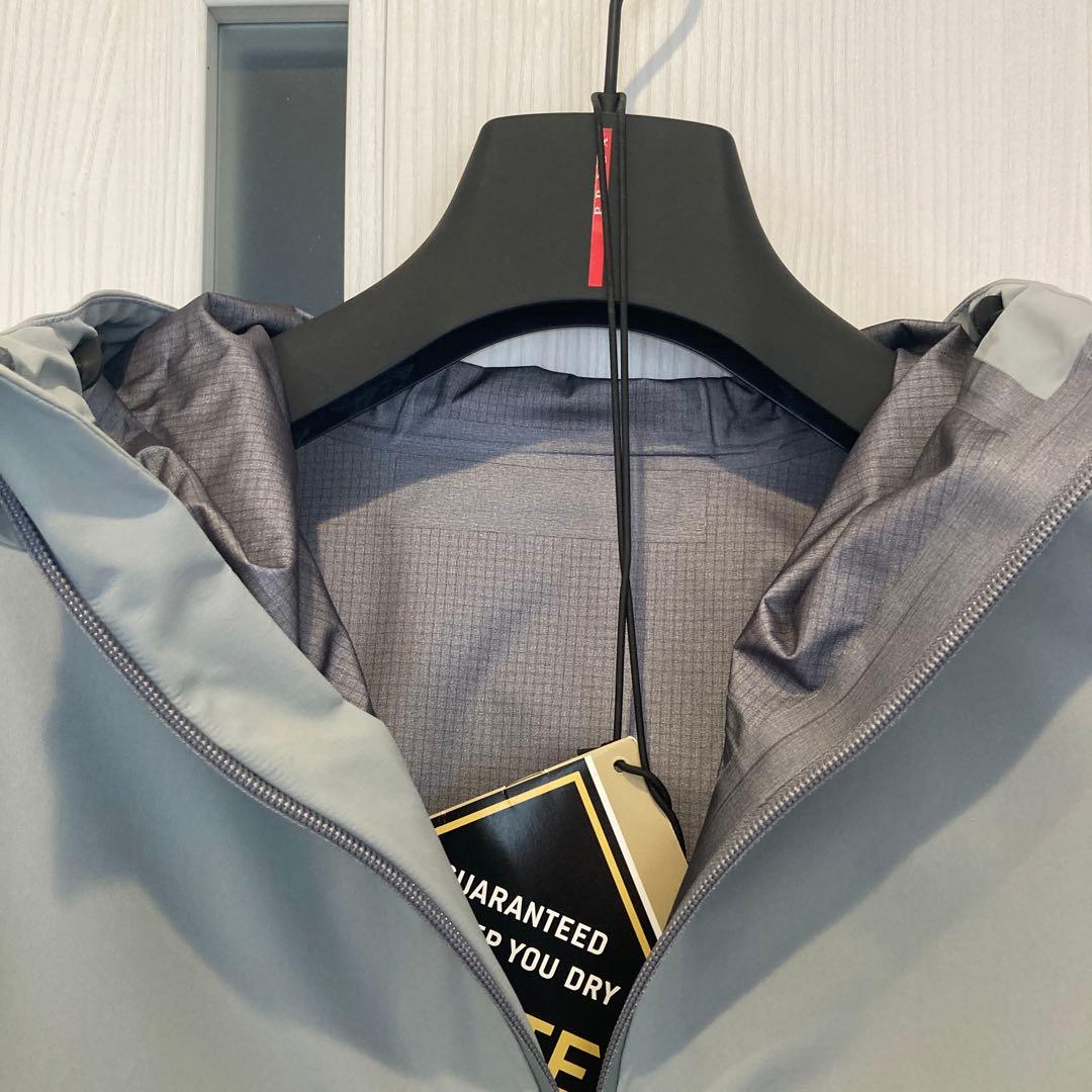 プラダリネア・ロッサジャケット