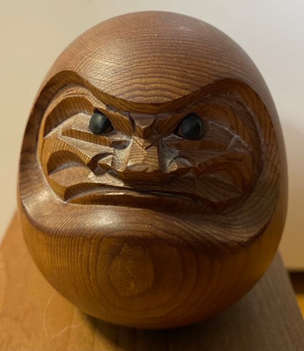 縁起物 天然木 達磨 だるま ダルマ 木彫置物 H6.5×W6×D6(cm) - メルカリ