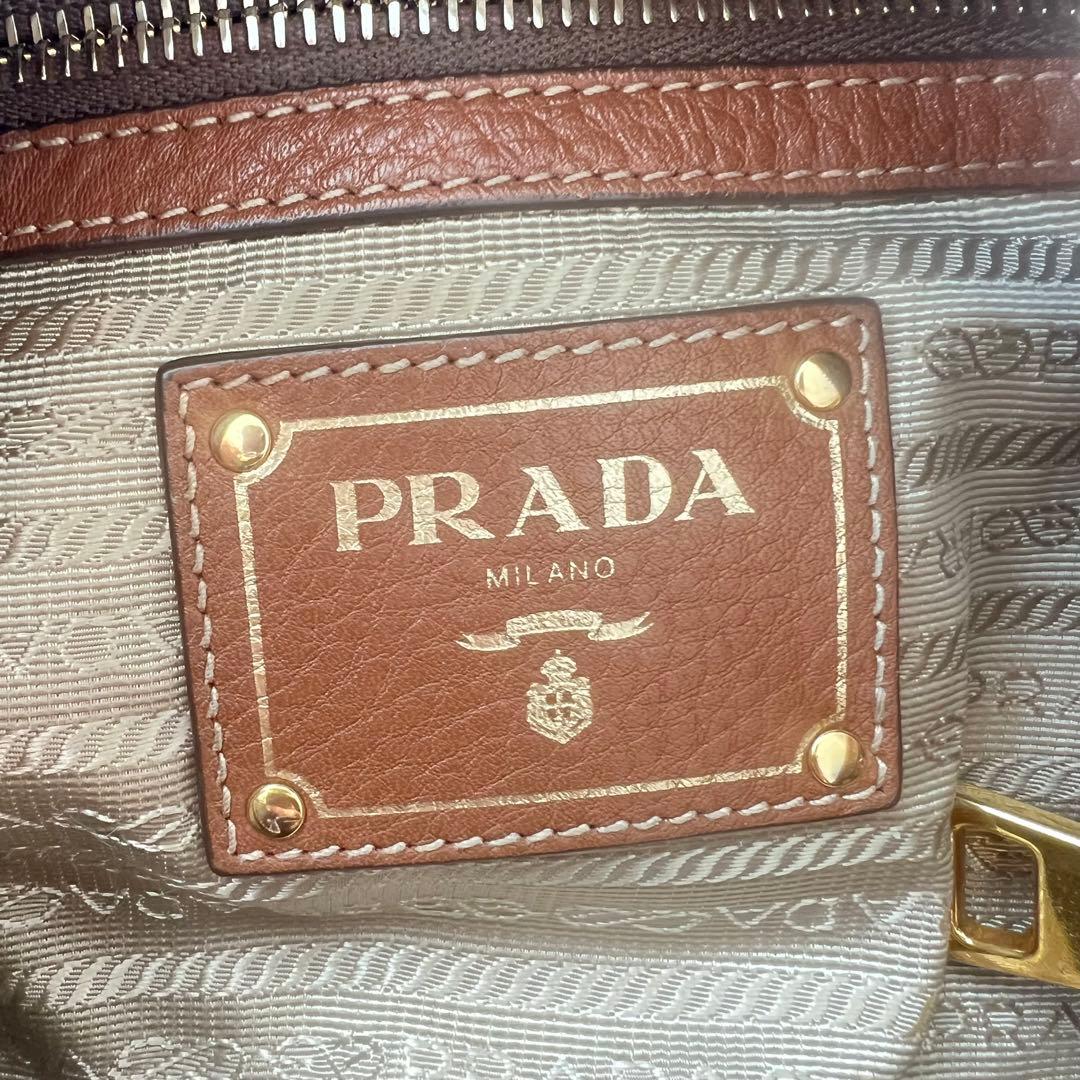 PRADA ブラウン　レザー ハンドバッグ