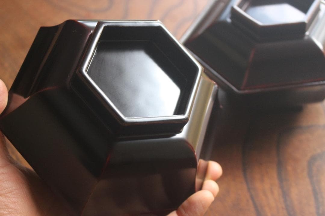 時代逸品！めずらしい六角デザインに極上溜塗の映える煮物椀2点（検輪島塗雑煮椀