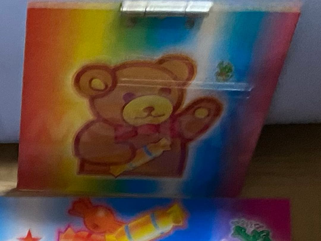 クマの看板 クマに注意」の看板「よく見たら本人の直筆サイン入り」なぜ、爪痕を