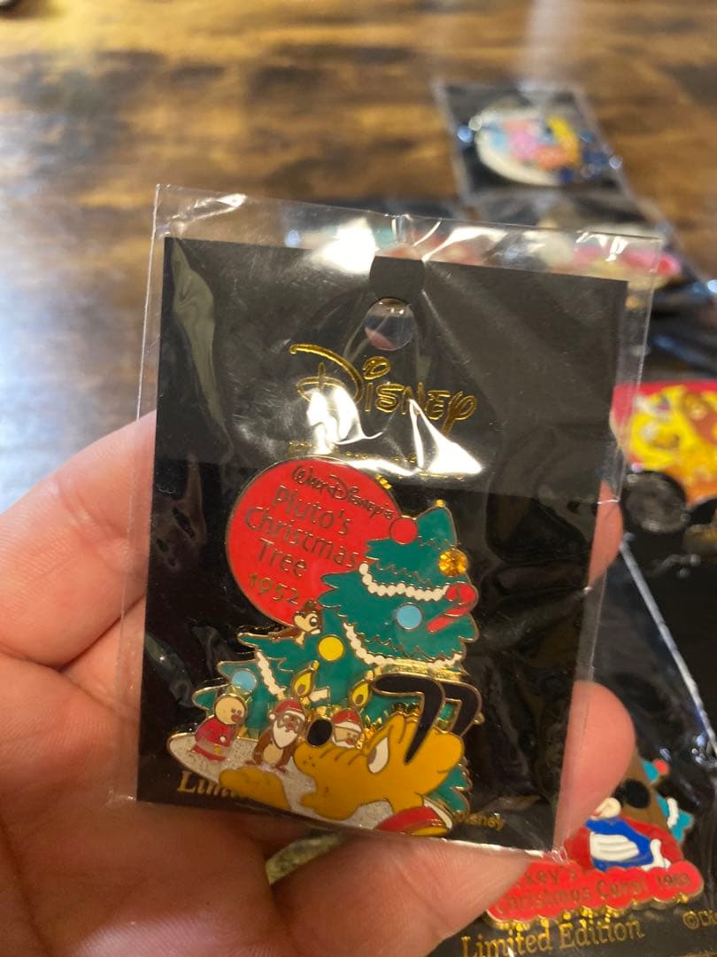 【レア】Disneyピンバッチ　コレクター向け　新品・台紙付き　16個セット♪