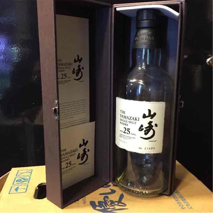 サントリー ウイスキー 山崎25年 空瓶 箱付き ⚠︎中身はありません