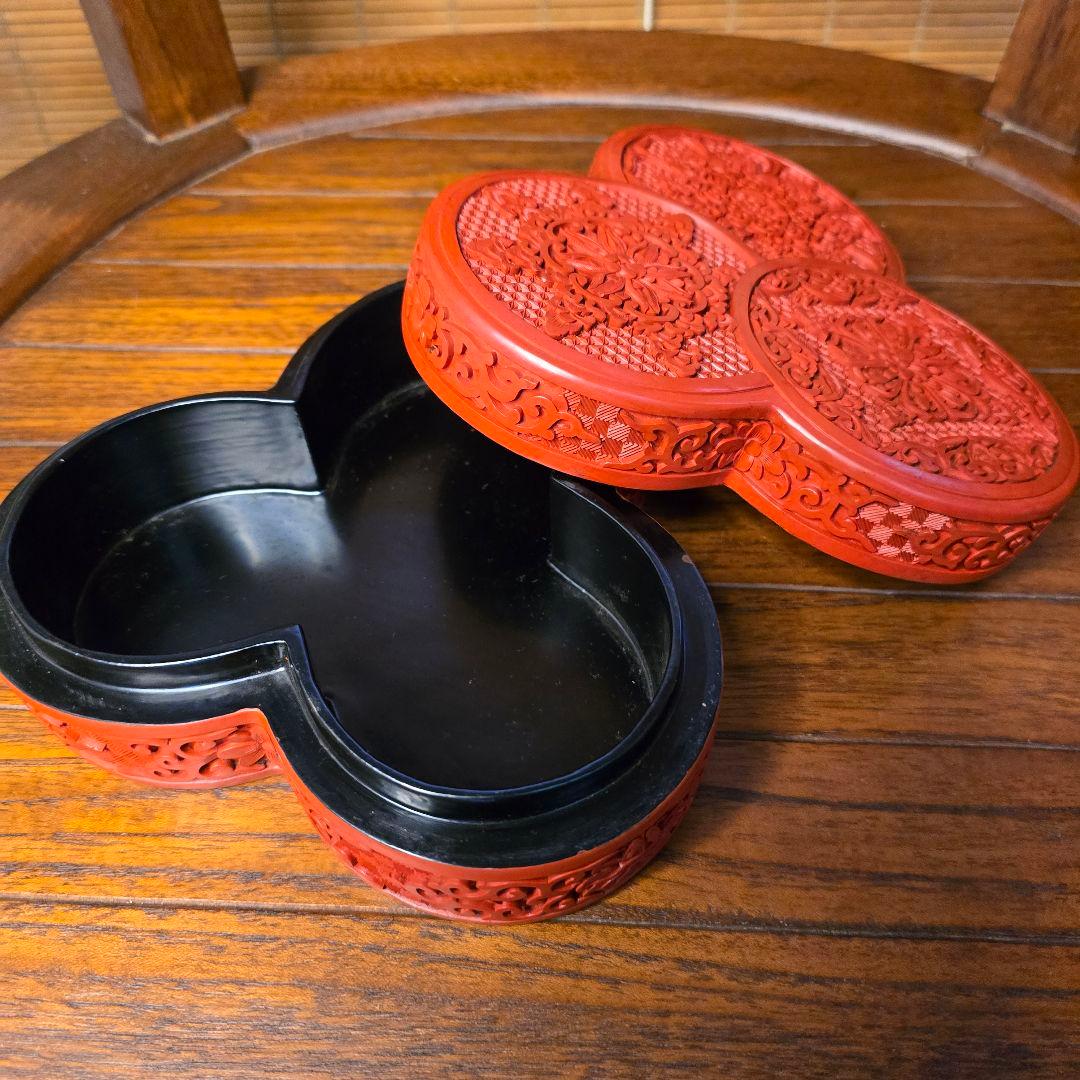 中国 堆朱彫 幾何地唐華唐草文 三輪蓋物