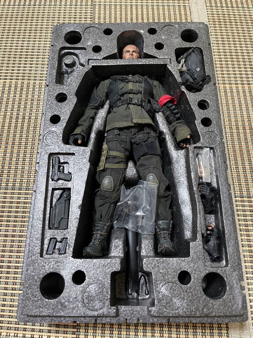 M*a様 ホットトイズ　ターミネーター4　ジョン・コナー