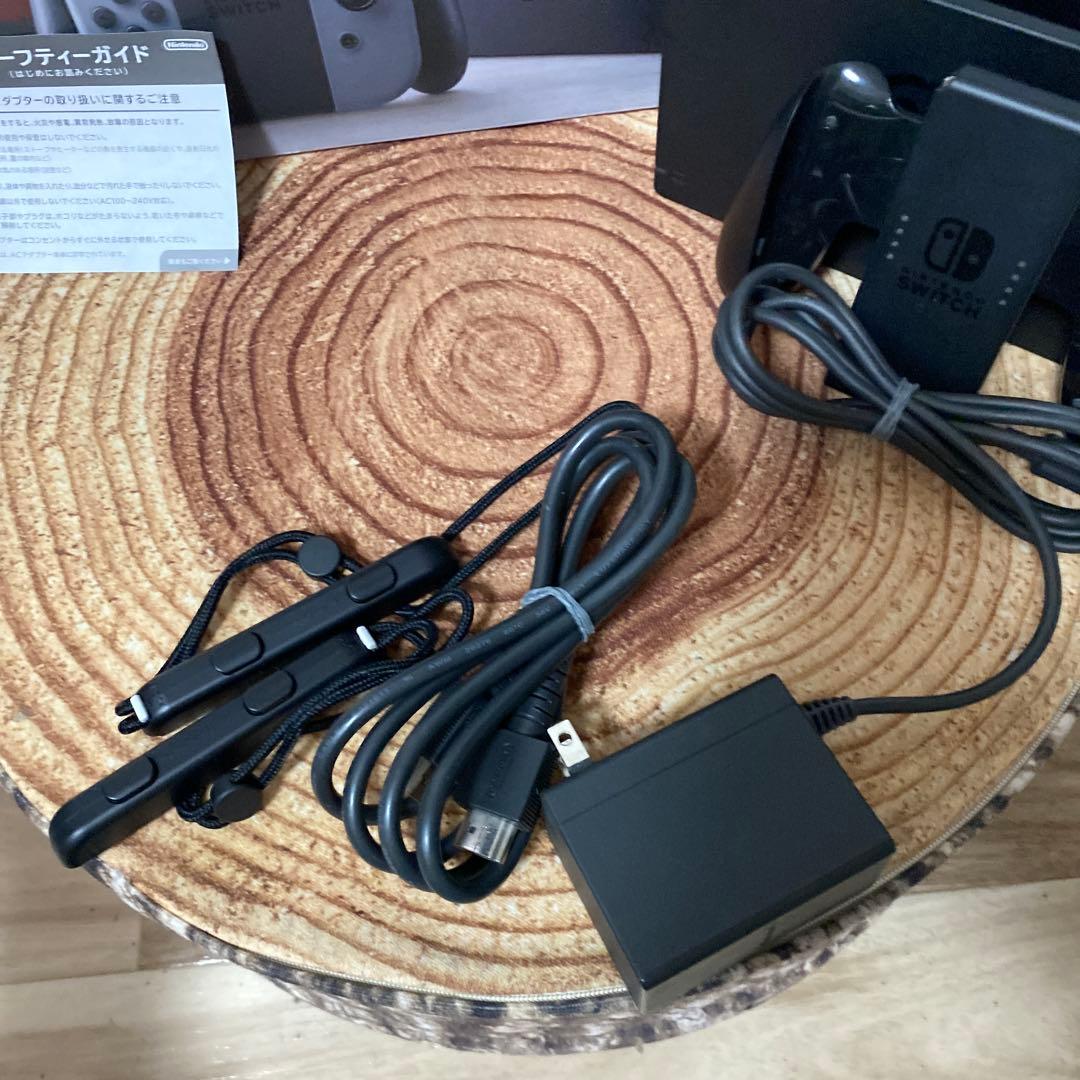 Nintendo Switch ニンテンドースイッチ本体　グレー ①