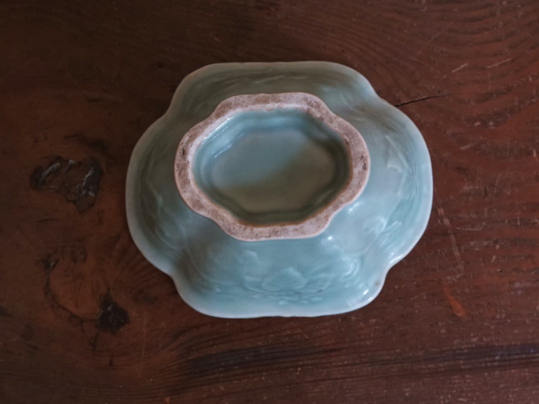 青磁 刻纏枝花紋 鉢 菓子器 建水 茶道具 箱付 Q1773