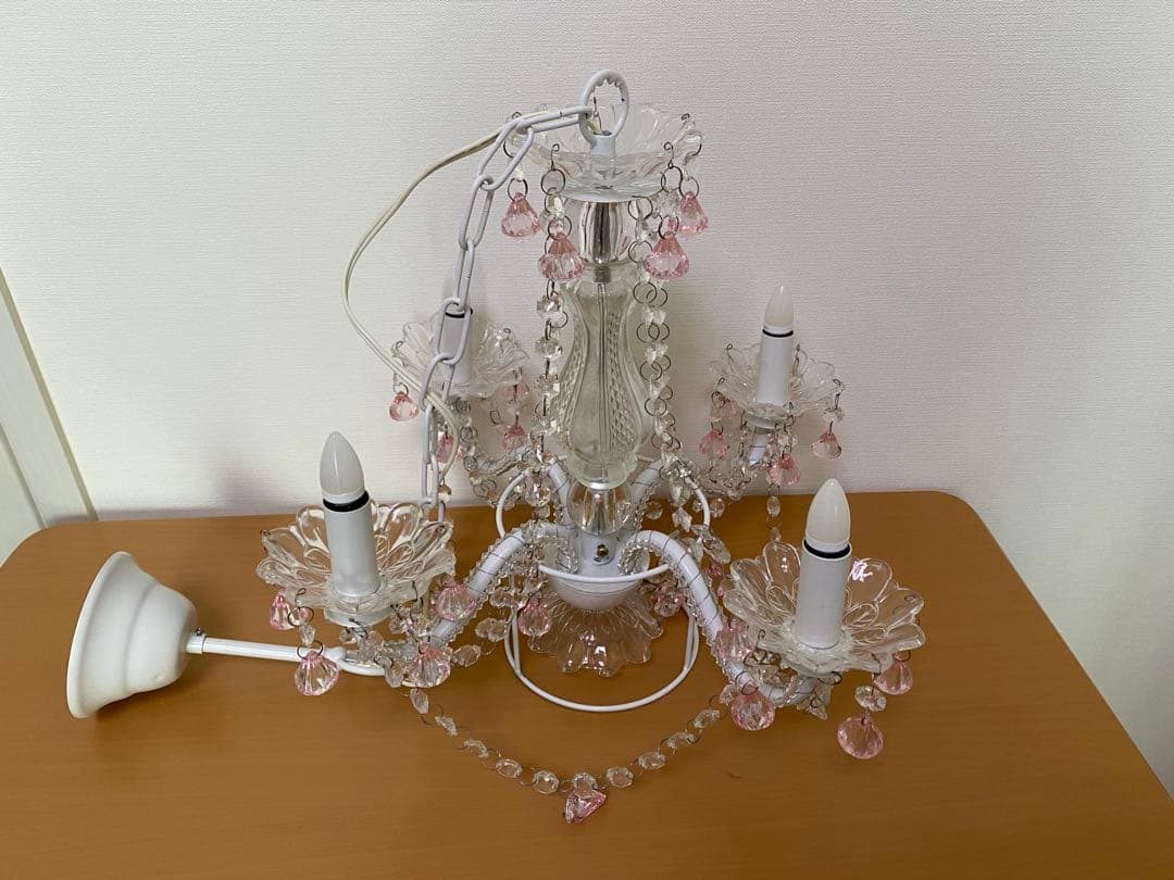 クリア・ピンク・ホワイト4灯シャンデリア LED電球