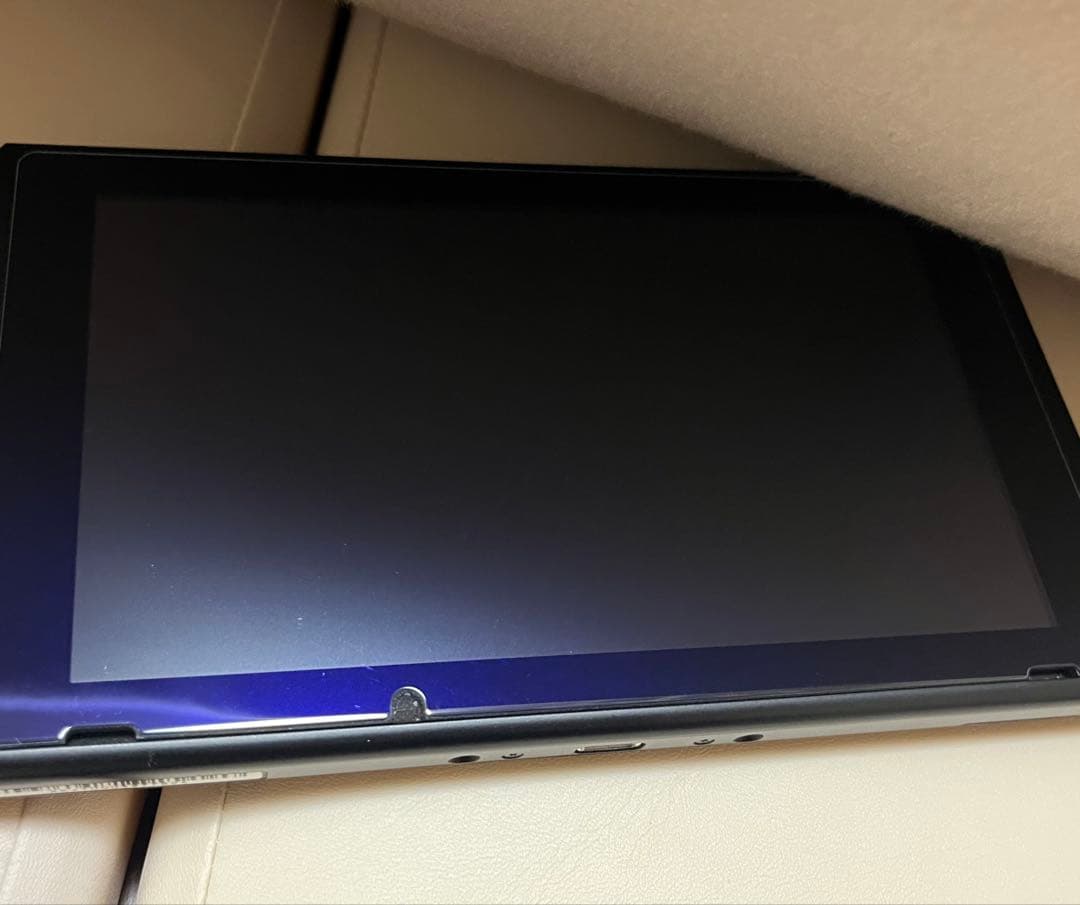 Nintendo Switch 本体　ニンテンドースイッチ　+ Joy Con