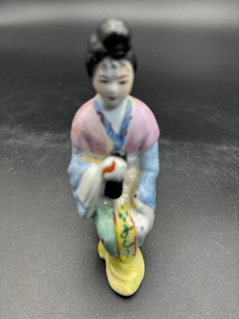 中国美術 古玩 色絵陶人形 陶器人形 高さ約9cm 置物 オブジェ 古董品