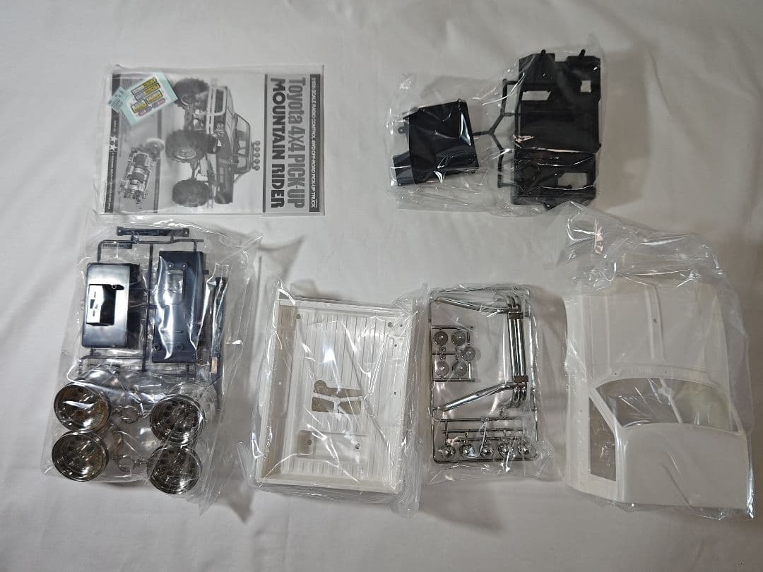 タミヤ　トヨタハイラックスマウンテンライダー 限定品　※未組立超美品！！