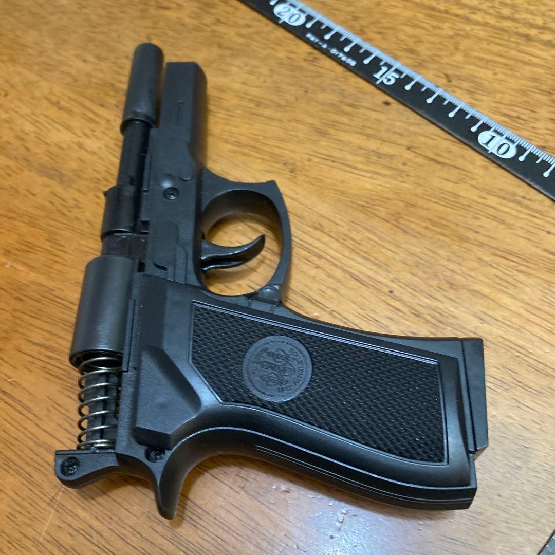 おもちゃ　プラ製　ブラックハンドガンモデル