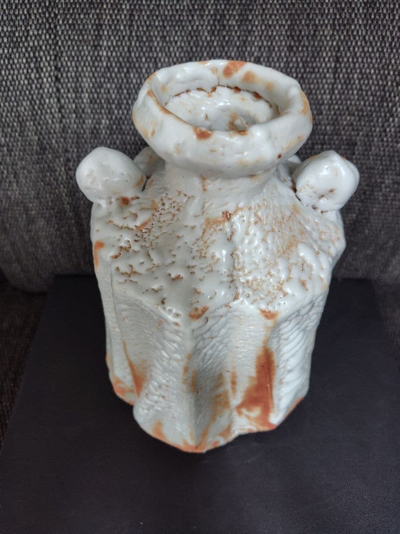 加藤豊久（土代久）　志野　花入　花器　花瓶　高さ26センチ