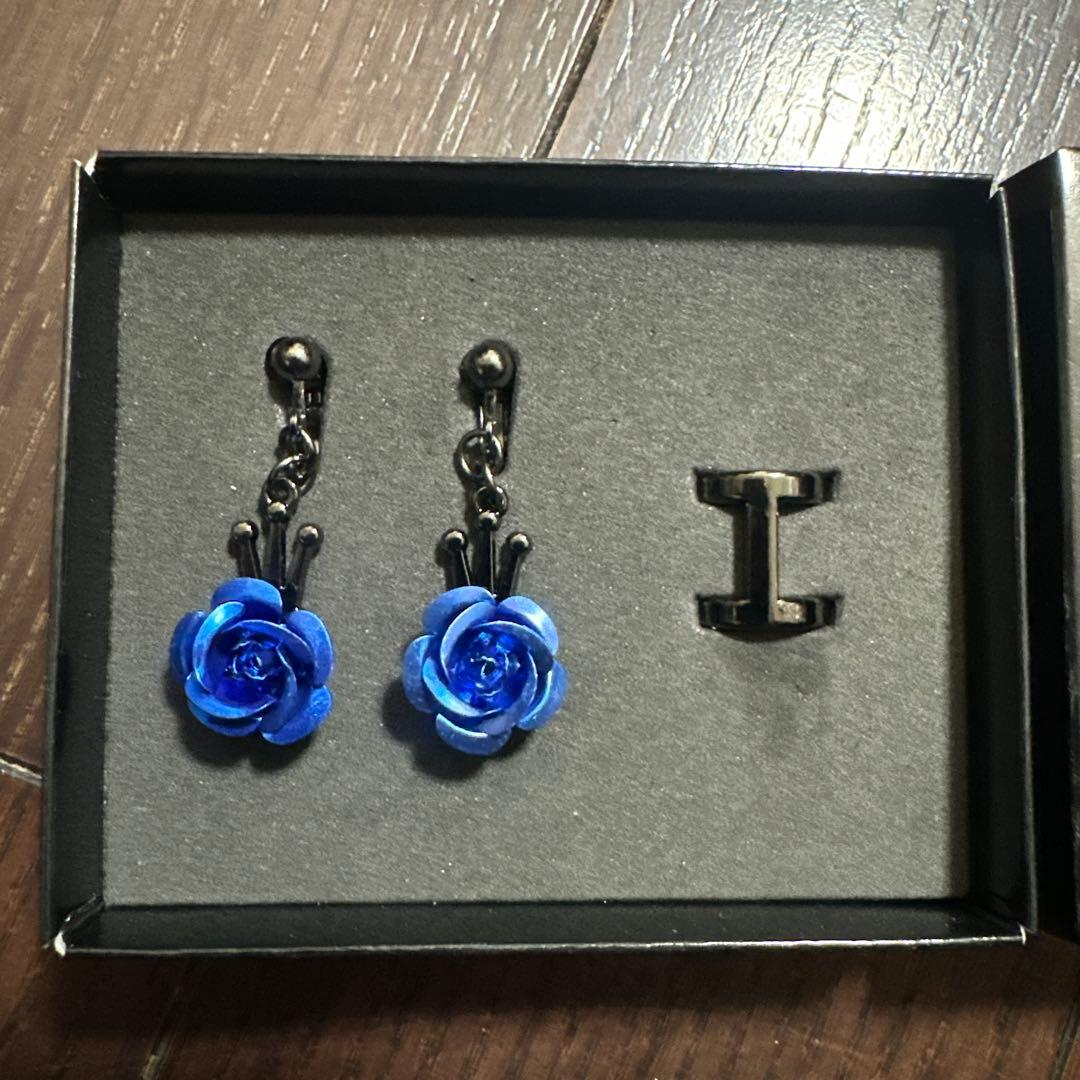 Ado イヤリング 心臓 - メルカリ