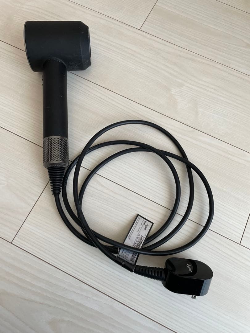 dyson supersonic ヘアドライヤー ブラックスタンド付き
