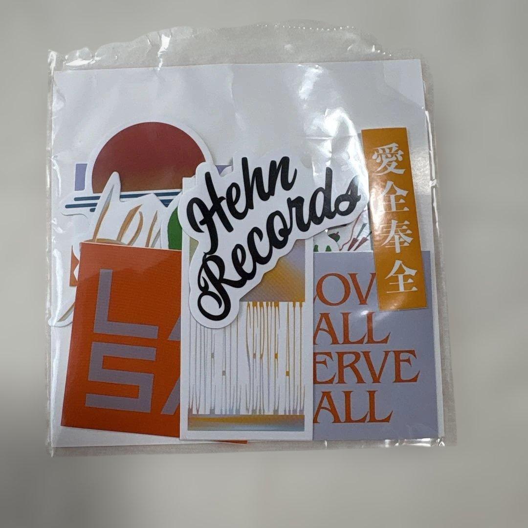 藤井風グッズステッカーセット￼ 「LOVE ALL SERVE ALL」 - メルカリ