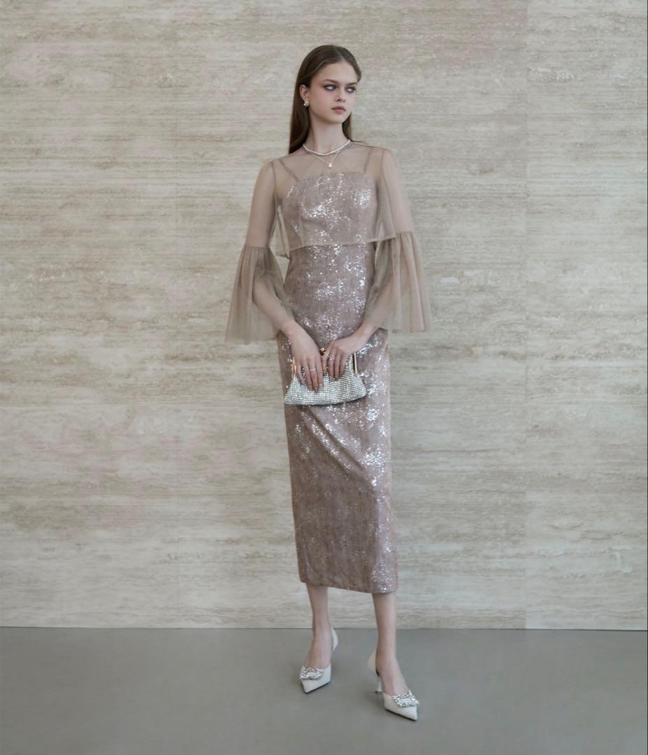 新品タグ付き！シアーチュールベルスリーブペイントIラインワンピースドレス