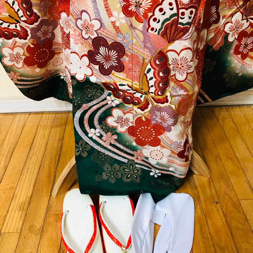 七五三七歳‼️豪華正絹尽くし⭐︎人気赤地暈し⭐︎蝶々金糸刺繍花々金彩⭐︎ 完全フルセット