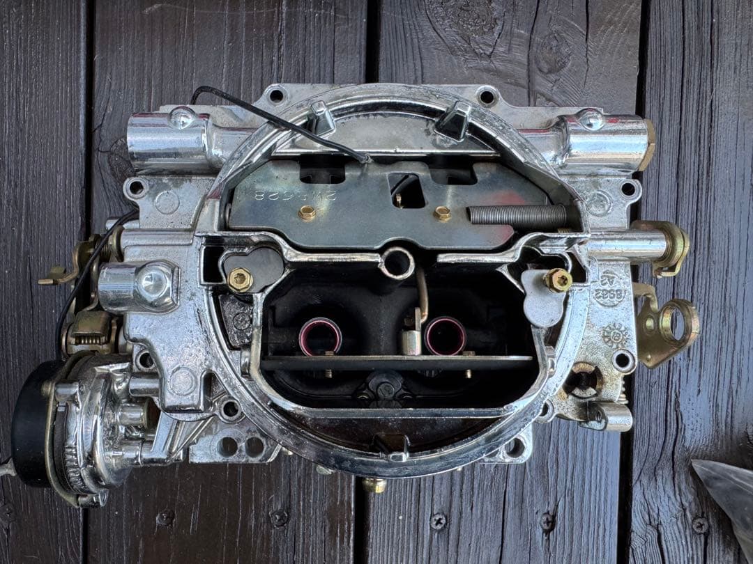 ジャンクEdelbrock AVS2 650fcm OHキット付き - メルカリ