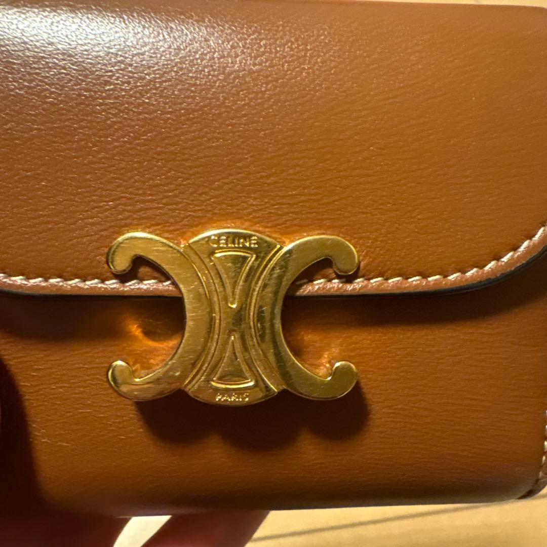 CELINE 三つ折り財布 ブラウン ゴールド装飾 - メルカリ