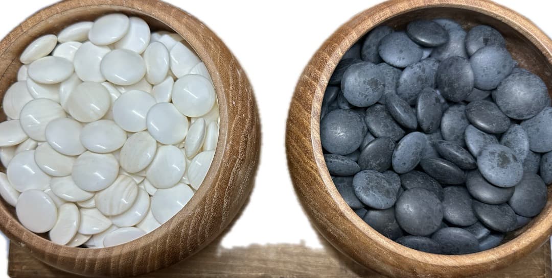 囲碁 日向・白蛤い石 那智黒石・特大碁笥・木製箱入り