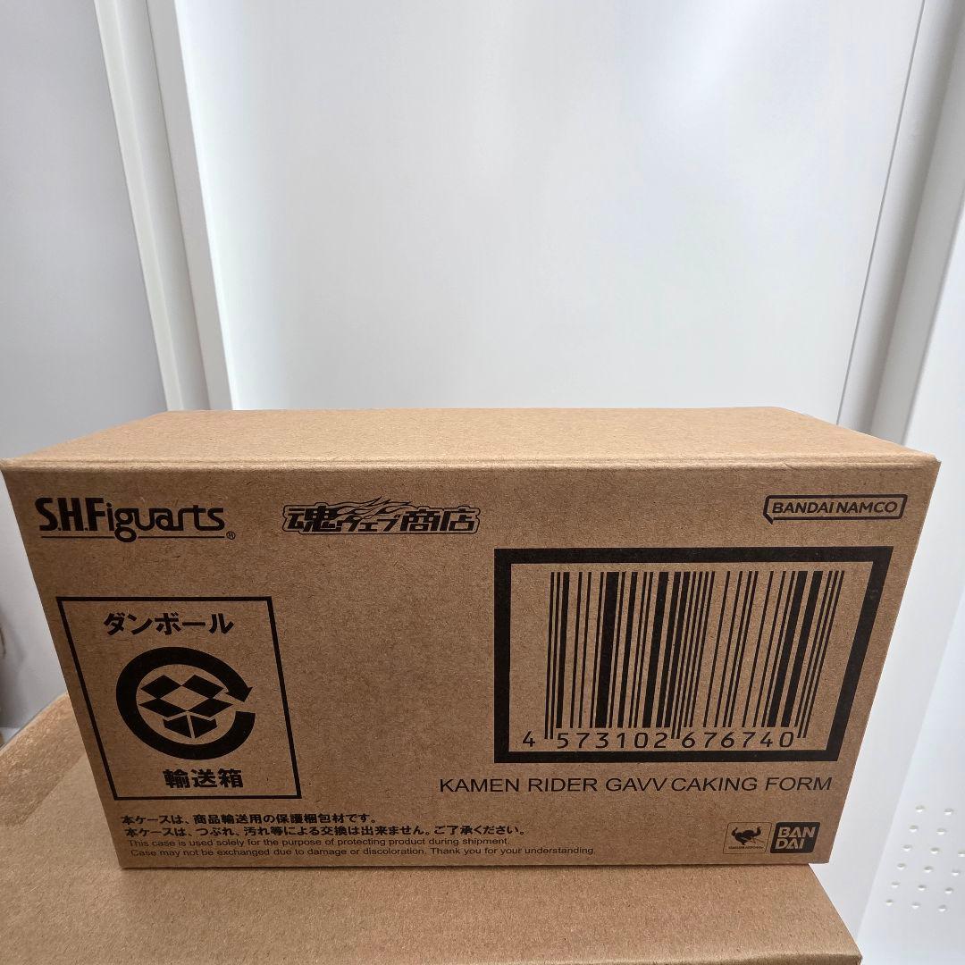 バ*ん様 S.H.Figuarts 仮面ライダーガヴ ケーキングフォー厶(在庫ラ
