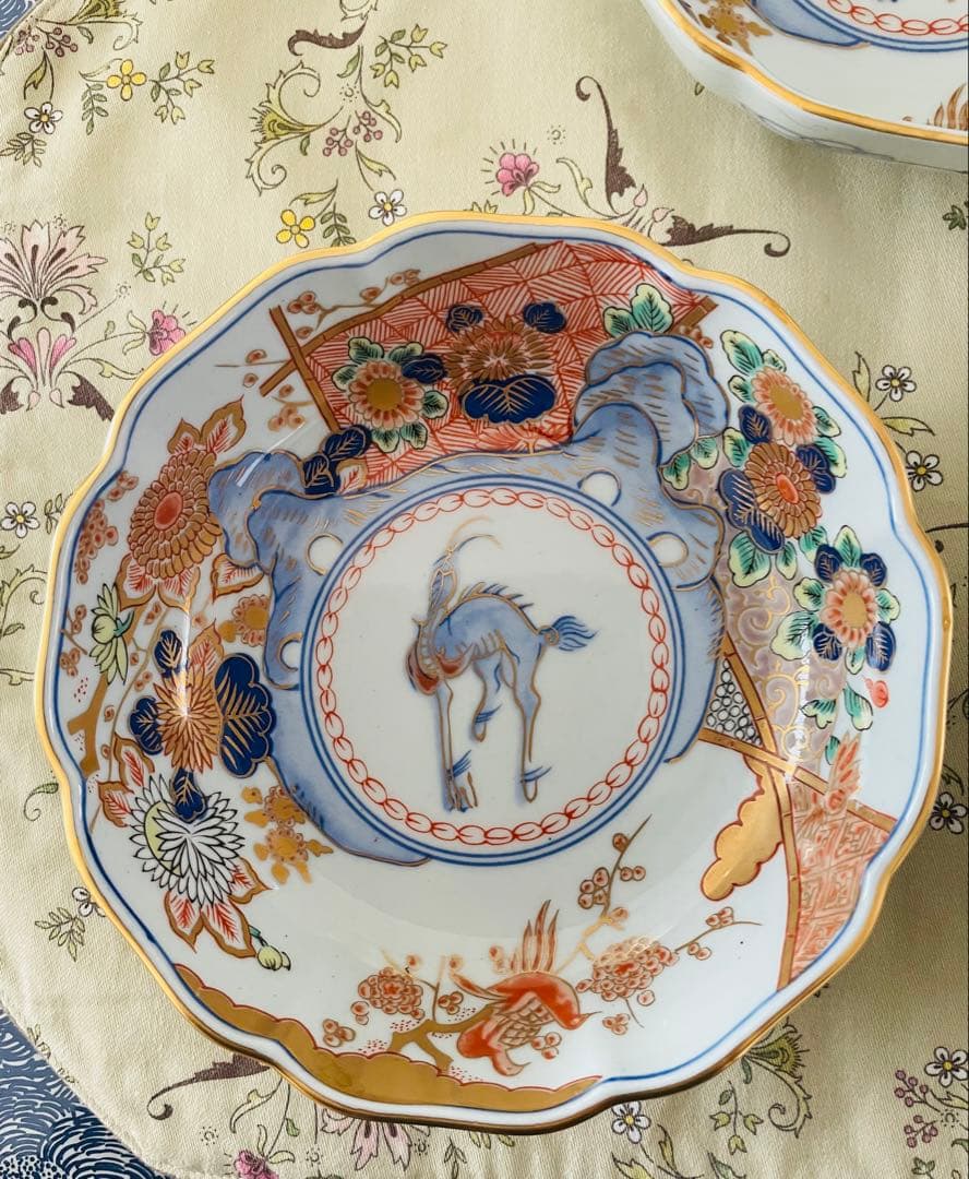 美品✨有田焼 古伊万里 色絵金襴手花鳥図輸花皿 年木谷