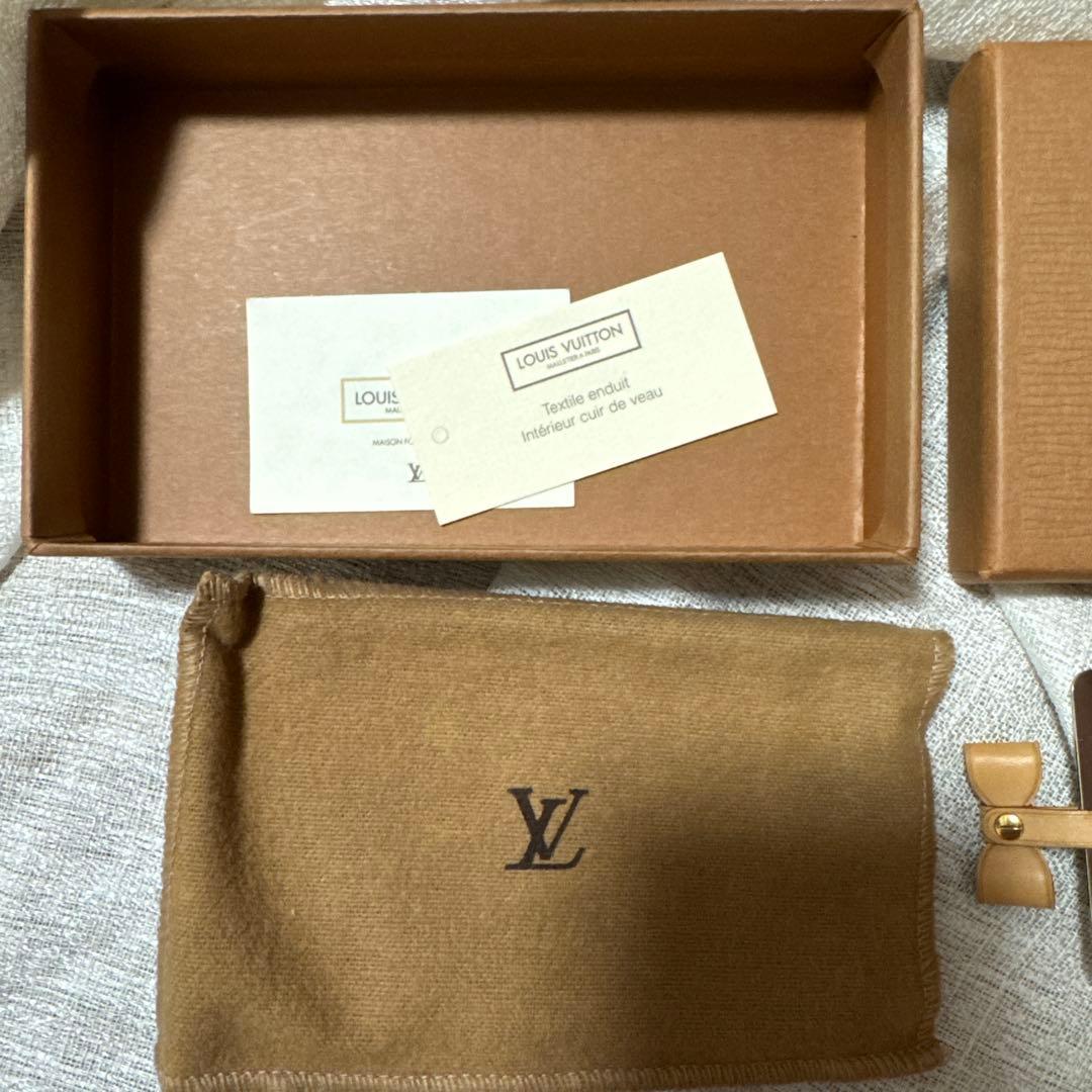 専用ページ　LOUIS VUITTON ミラーケース ホワイト・マルチカラー